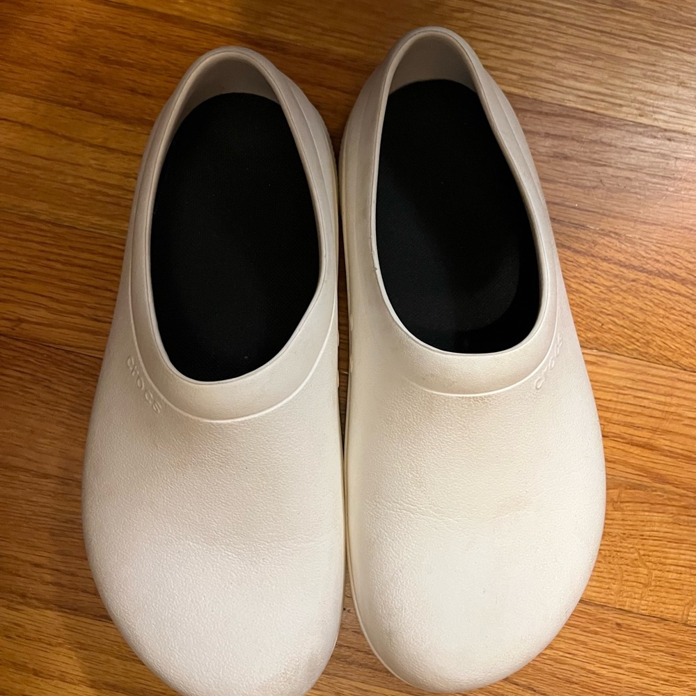 Crocs clogs
